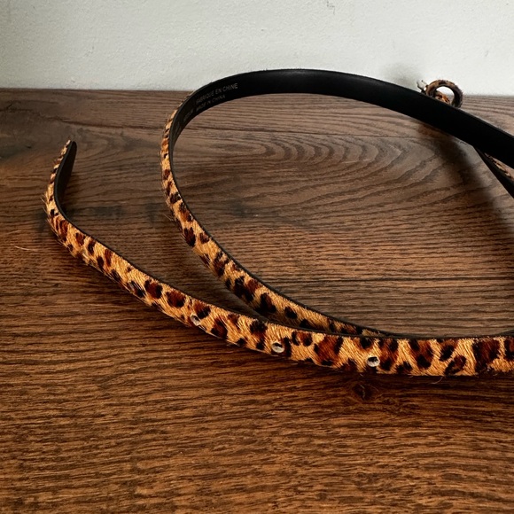 Le Château Leopard Print Genuine Leather Belt | Pony Hair Skinny Belt Medium - Picture 3 of 4